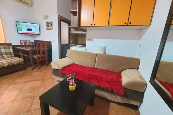 Garsoniere per qira tek Bulevardi  i Ri. 