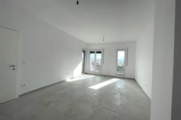 Shtepi ne shitje Apartament ne Tirane, 1+1, Mobilimi Bosh, pa mobiluar, Pagesa 69,255  Euro.