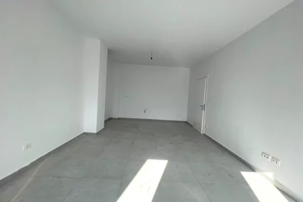Shtepi ne shitje Apartament ne Tirane, 1+1, Mobilimi Bosh, pa mobiluar, Pagesa 69,255  Euro.