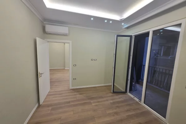 Shtepi me qera Apartament ne Tirane, 1+1, Mobilimi Bosh, pa mobiluar, Pagesa 600  Euro.