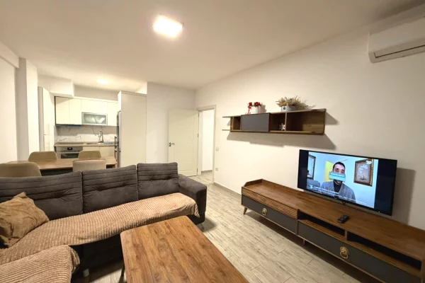 Shtepi me qera Apartament ne Tirane, 1+1, Mobilimi E mobiluar, Pagesa 500  Euro.