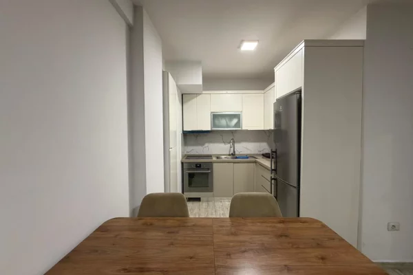 Shtepi me qera Apartament ne Tirane, 1+1, Mobilimi E mobiluar, Pagesa 500  Euro.