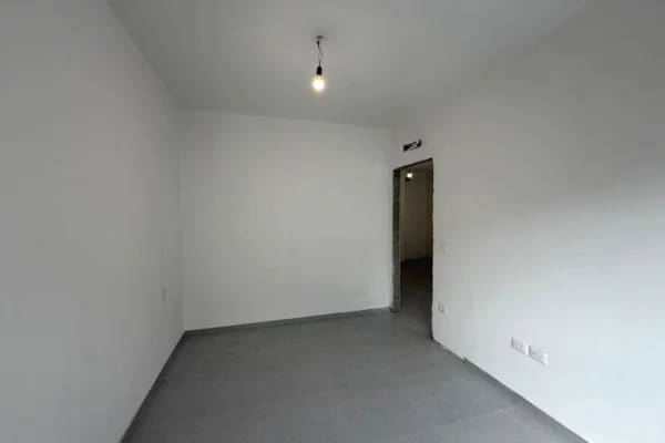 Shtepi me qera Apartament ne Tirane, 1+1, Mobilimi Bosh, pa mobiluar, Pagesa 400  Euro.