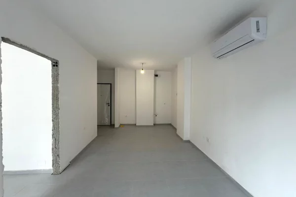 Shtepi me qera Apartament ne Tirane, 1+1, Mobilimi Bosh, pa mobiluar, Pagesa 400  Euro.