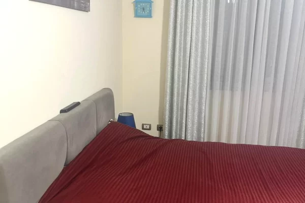 Shtepi ne shitje Apartament ne Tirane, 2+1, Mobilimi E mobiluar, Pagesa 116,000  Euro.