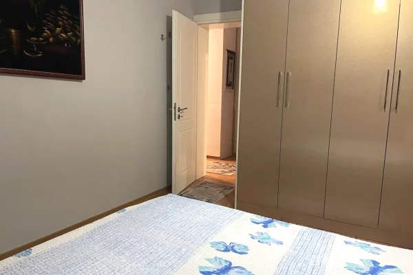 Shtepi me qera Apartament ne Tirane, 2+1, Mobilimi E mobiluar, Pagesa 65,000  Leke.
