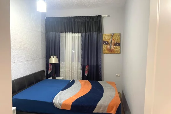 Shtepi me qera Apartament ne Tirane, 2+1, Mobilimi E mobiluar, Pagesa 65,000  Leke.