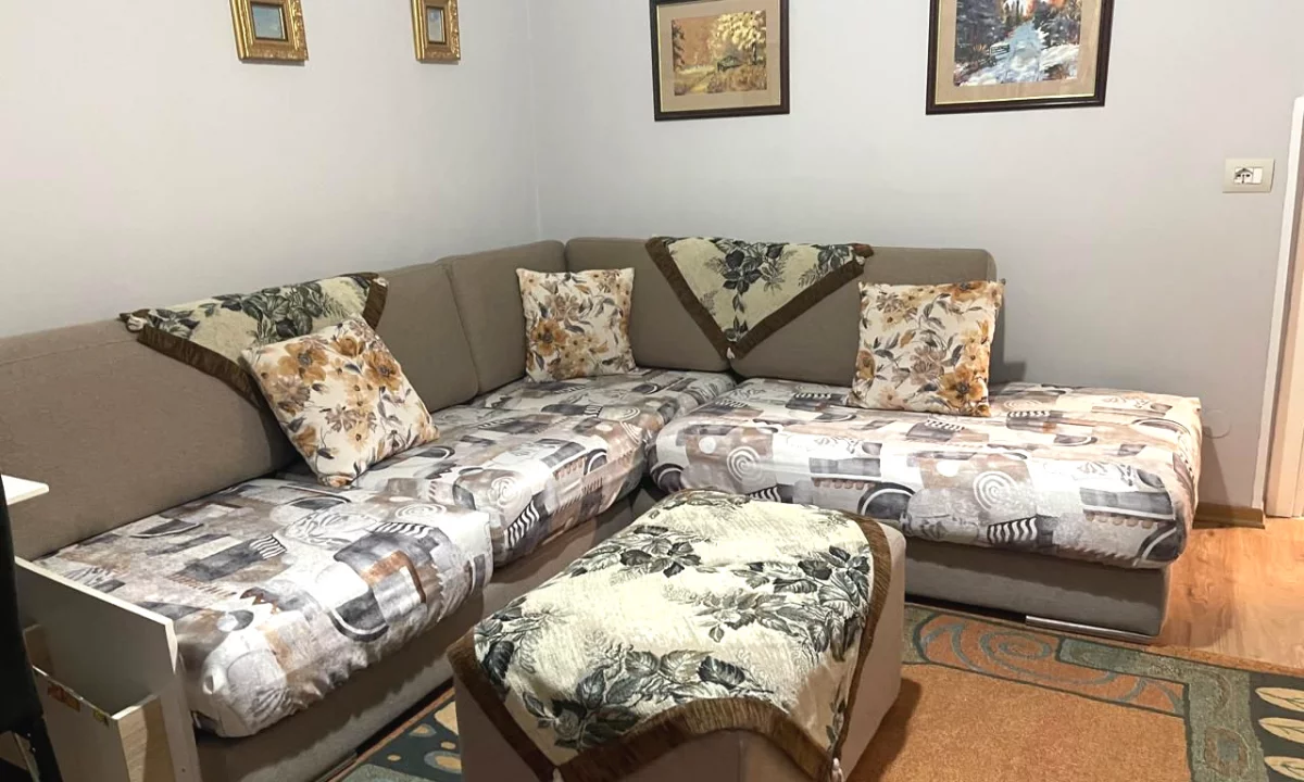 Shtepi me qera Apartament ne Tirane, 2+1, Mobilimi E mobiluar, Pagesa 65,000  Leke.