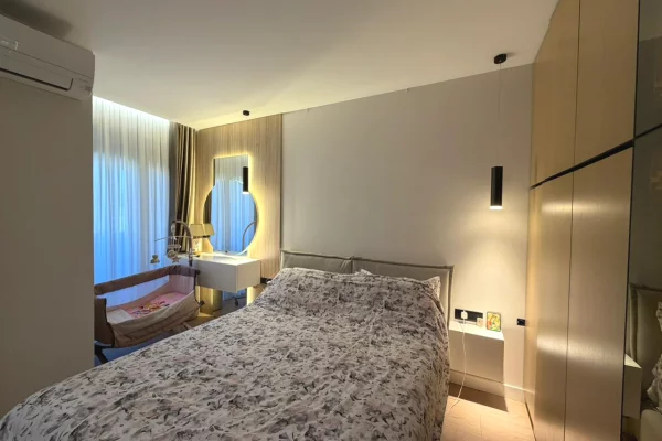 Shtepi ne shitje Apartament ne Tirane, 2+1, Mobilimi E mobiluar, Pagesa 185,000  Euro.