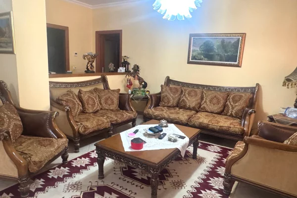 Shtepi ne shitje Apartament ne Tirane, 2+1, Mobilimi E mobiluar, Pagesa 315,000  Euro.