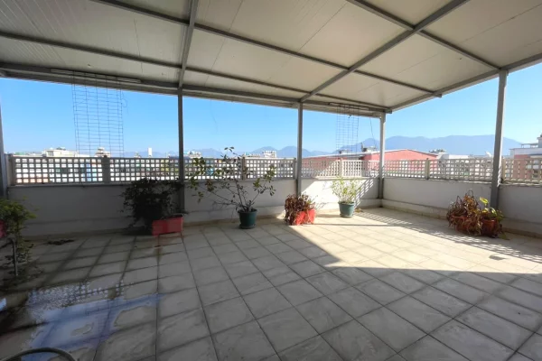 Shtepi ne shitje Apartament ne Tirane, 2+1, Mobilimi E mobiluar, Pagesa 164,000  Euro.