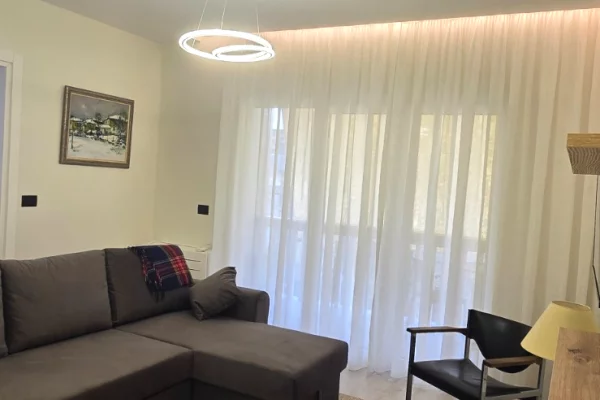 Shtepi me qera Apartament ne Tirane, 1+1, Mobilimi E mobiluar, Pagesa 750  Euro.