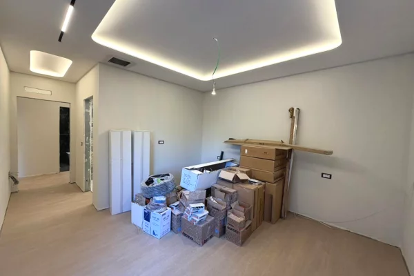 Shtepi me qera Apartament ne Tirane, 2+1, Mobilimi Bosh, pa mobiluar, Pagesa 1,000  Euro.