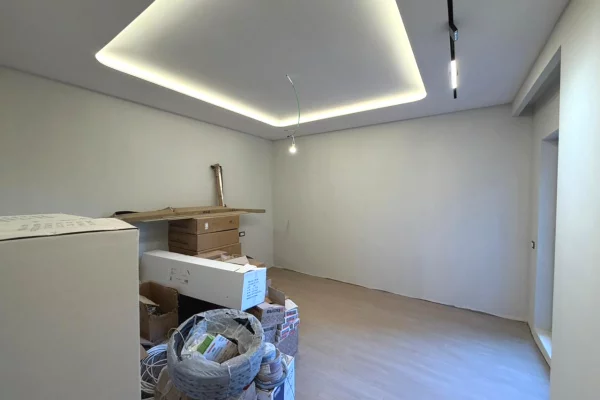 Shtepi me qera Apartament ne Tirane, 2+1, Mobilimi Bosh, pa mobiluar, Pagesa 1,000  Euro.