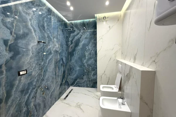 Shtepi me qera Apartament ne Tirane, 2+1, Mobilimi Bosh, pa mobiluar, Pagesa 1,000  Euro.