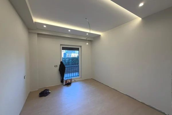 Shtepi me qera Apartament ne Tirane, 2+1, Mobilimi Bosh, pa mobiluar, Pagesa 1,000  Euro.