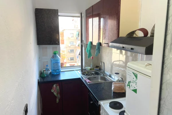 Appartamento in vendita a Tirana 1+1, Arredato