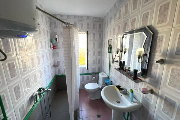 Appartamento in vendita a Tirana 1+1, Arredato