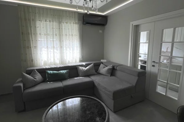 Shtepi me qera Apartament ne Tirane, 1+1, Mobilimi E mobiluar, Pagesa 600  Euro.