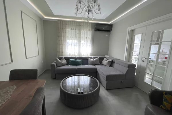Shtepi me qera Apartament ne Tirane, 1+1, Mobilimi E mobiluar, Pagesa 600  Euro.