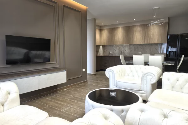 Shtepi me qera 2+1 ne Tirane - 700 Euro