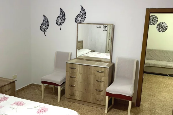 Shtepi me qera Apartament ne Tirane, 3+1, Mobilimi E mobiluar, Pagesa 65,000  Leke.
