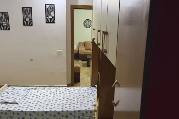 Shtepi me qera Apartament ne Tirane, 3+1, Mobilimi E mobiluar, Pagesa 65,000  Leke.