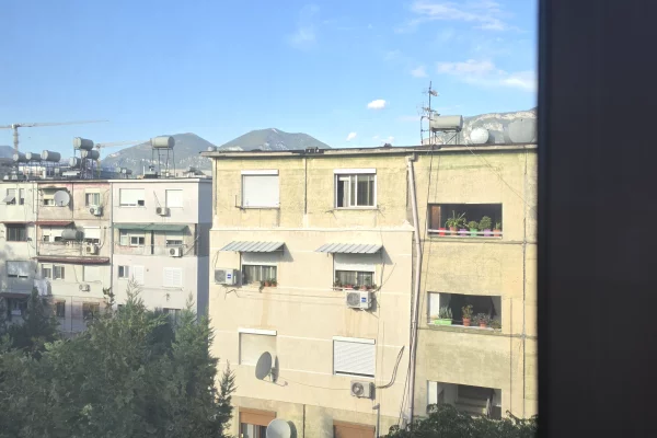 Shtepi ne shitje Apartament ne Tirane, 1+1, Mobilimi E mobiluar, Pagesa 12,000,000  Leke.