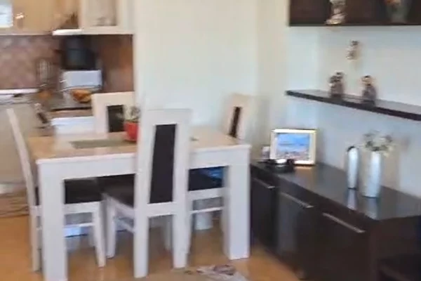 Shtepi ne shitje Apartament ne Tirane, 1+1, Mobilimi E mobiluar, Pagesa 125,000  Euro.