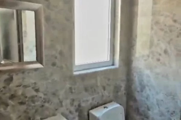 Shtepi me qera Duplex(shtepi me 2 kate) ne Tirane, 1+1, Mobilimi E mobiluar, Pagesa 60,000  Leke.