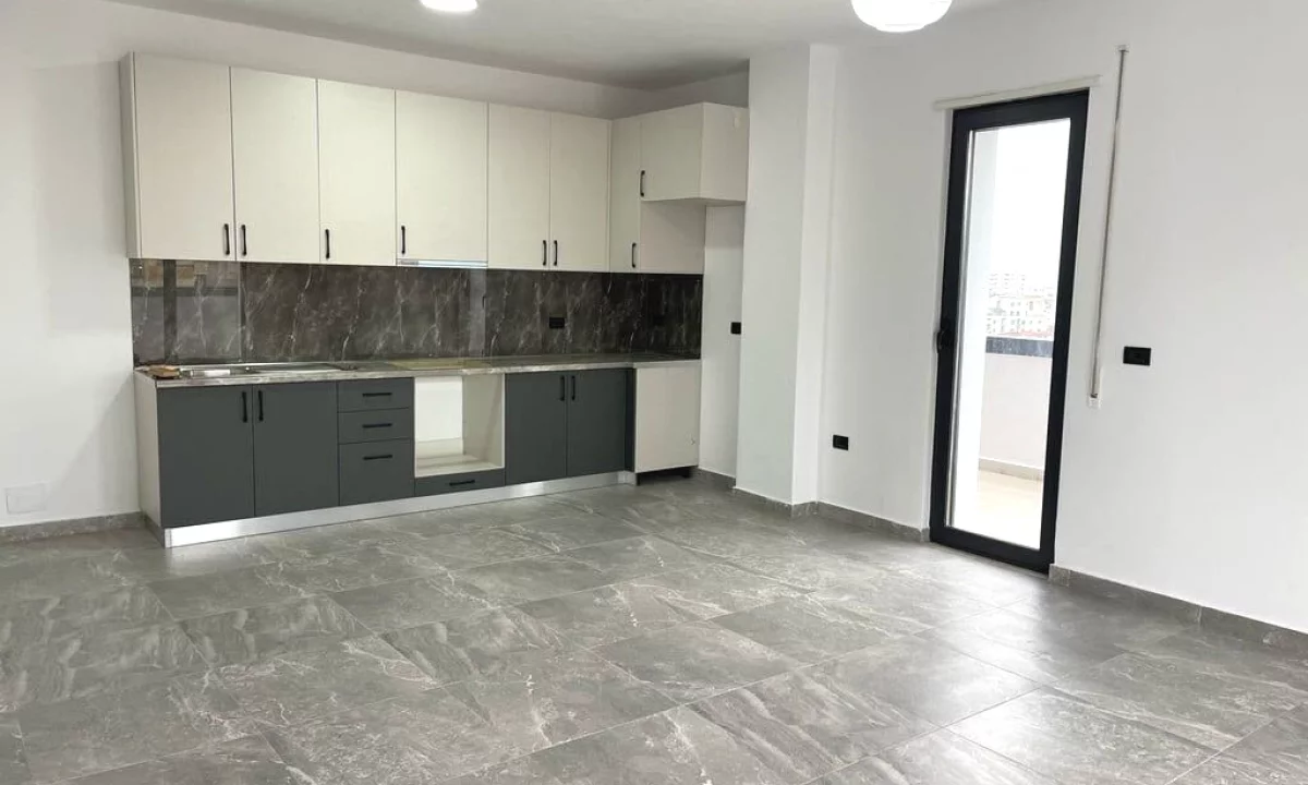 Shtepi ne shitje Apartament ne Tirane, 2+1, Mobilimi E mobiluar, Pagesa 239,000  Euro.