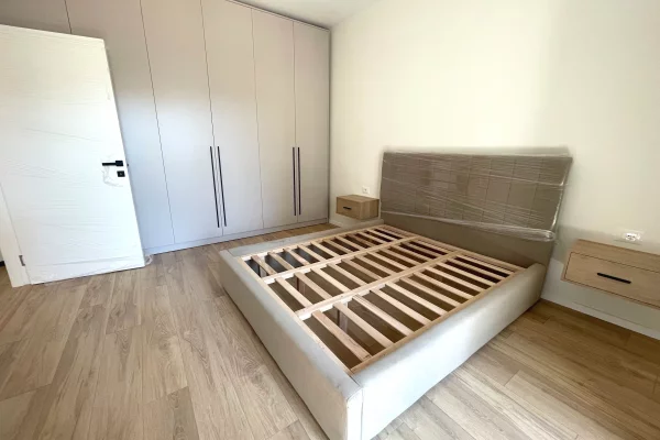 Shtepi ne shitje Apartament ne Tirane, 2+1, Mobilimi E mobiluar, Pagesa 239,000  Euro.