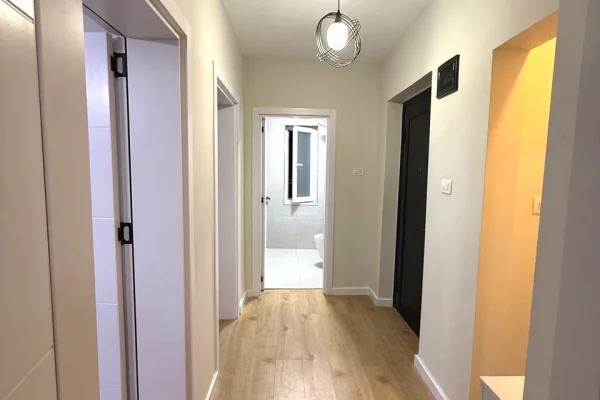 Shtepi me qera Apartament ne Tirane, 2+1, Mobilimi E mobiluar, Pagesa 62,000  Leke.