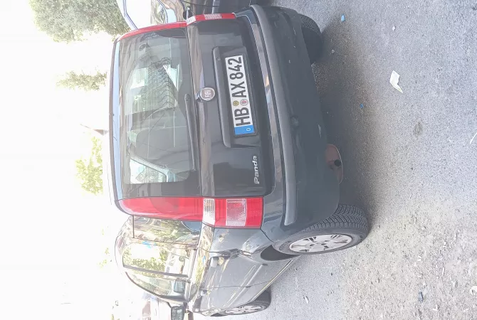 Auto in Vendita a Tirana - 2,300 Euro