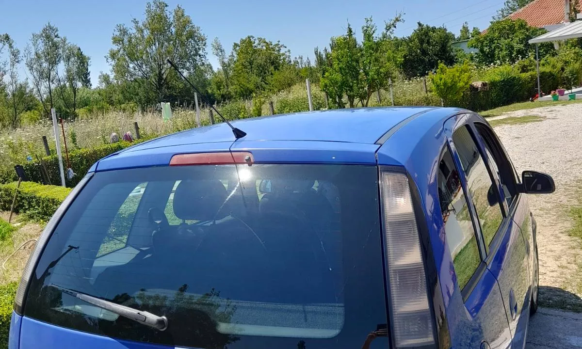 Auto in Vendita a Tirana, Opel, 2007 gasoline-gas,Kambio Manual Pagamento 1,700  Euro.