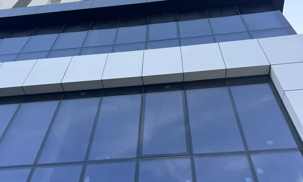 Jepet me qera garazhdi