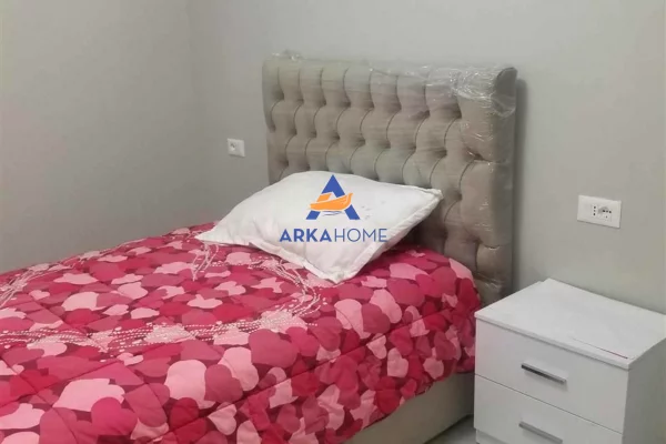 Shtepi me qera Apartament ne Tirane, 2+1, Mobilimi E mobiluar, Pagesa 800  Euro.