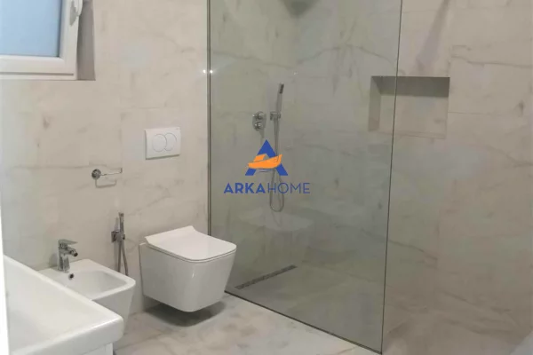 Shtepi me qera Apartament ne Tirane, 2+1, Mobilimi E mobiluar, Pagesa 800  Euro.