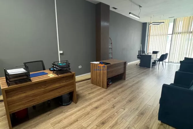 Business Property for Rent 3+1 in Tirana - 800 Euro