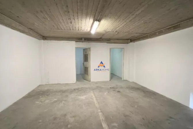 Business Property for Rent 4+1 in Tirana - 350 Euro