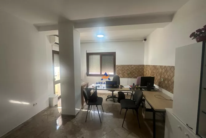 Business Property for Rent 3+1 in Tirana - 700 Euro