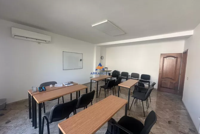 Business Property for Rent 3+1 in Tirana - 700 Euro