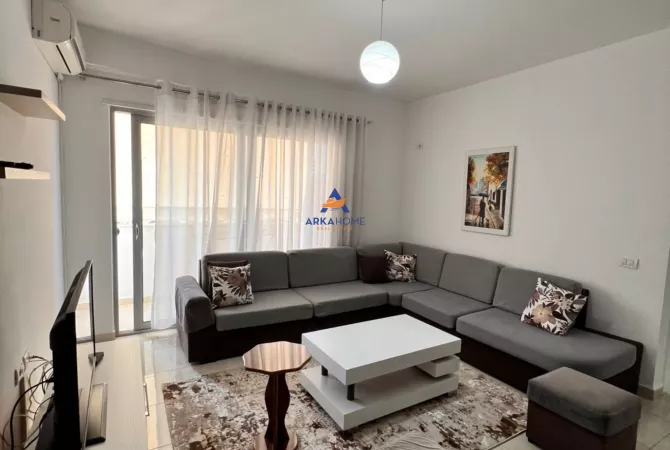 Shtepi me qera 2+1 ne Tirane - 700 Euro