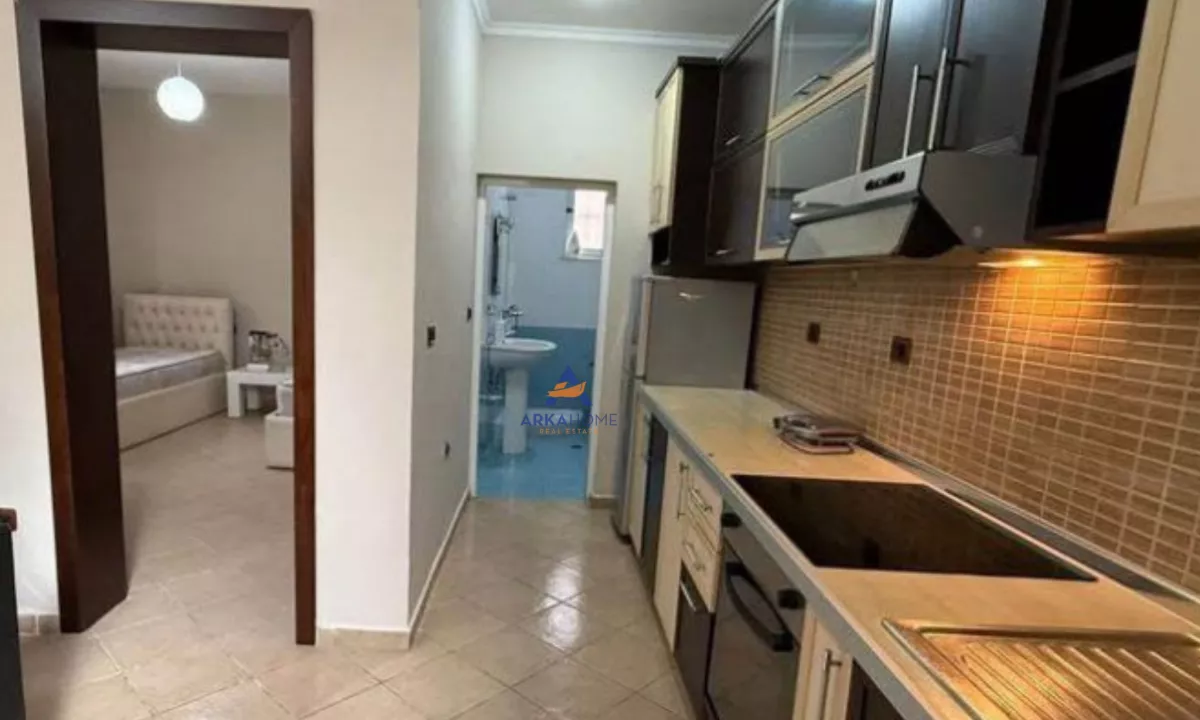 Shtepi me qera Duplex(shtepi me 2 kate) ne Tirane, 4+1, Mobilimi E mobiluar, Pagesa 600  Euro.