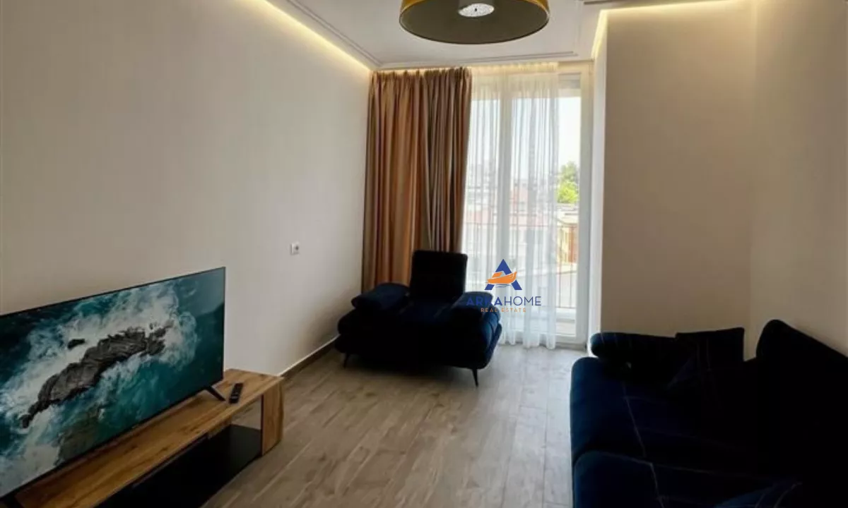 Shtepi me qera Apartament ne Tirane, 2+1, Mobilimi E mobiluar, Pagesa 1,300  Euro.