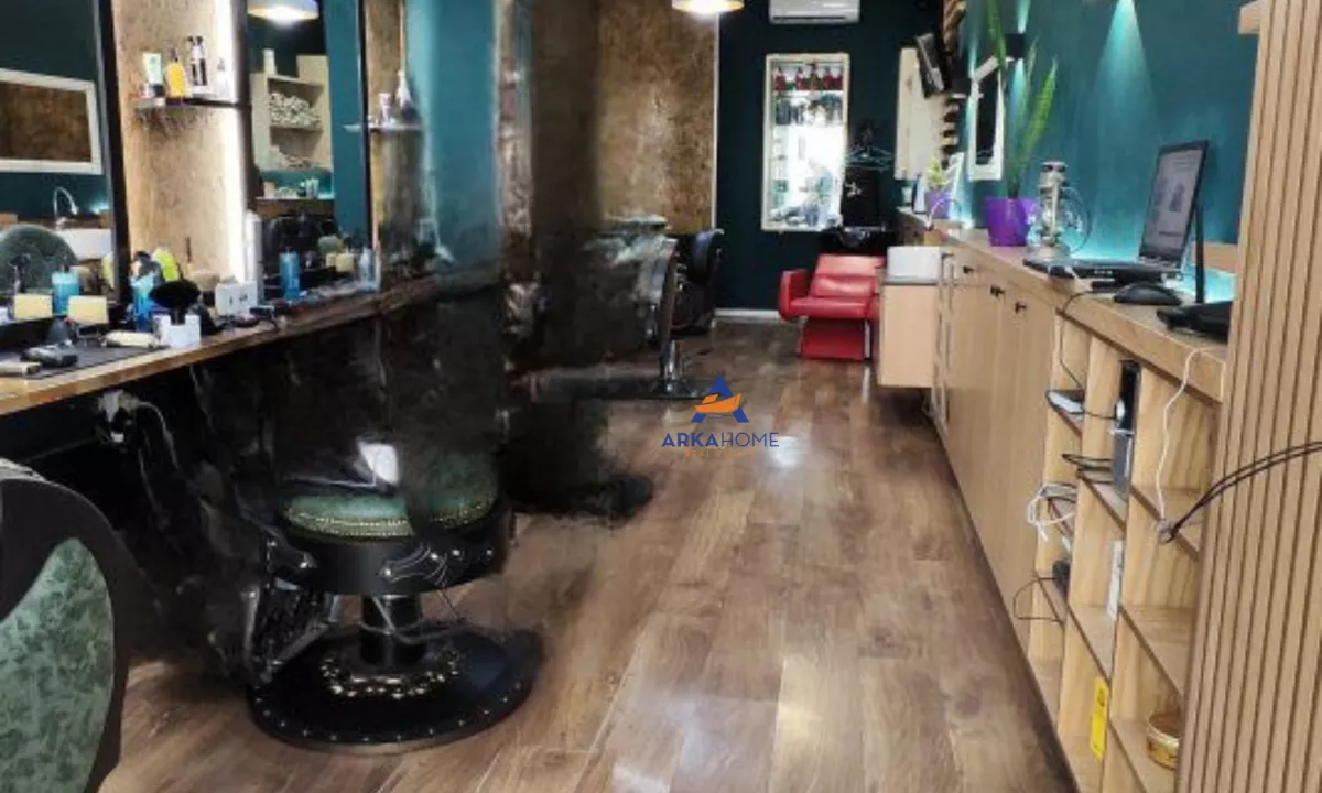 SHITET DYQAN 40M2 "NE BLLOK,RRUGA NIKOLLA TUPE" 200.000 EURO.