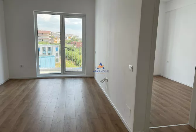 Shtepi ne shitje Apartament ne Tirane, 1+1, Mobilimi Bosh, pa mobiluar, Pagesa 93,000  Euro.
