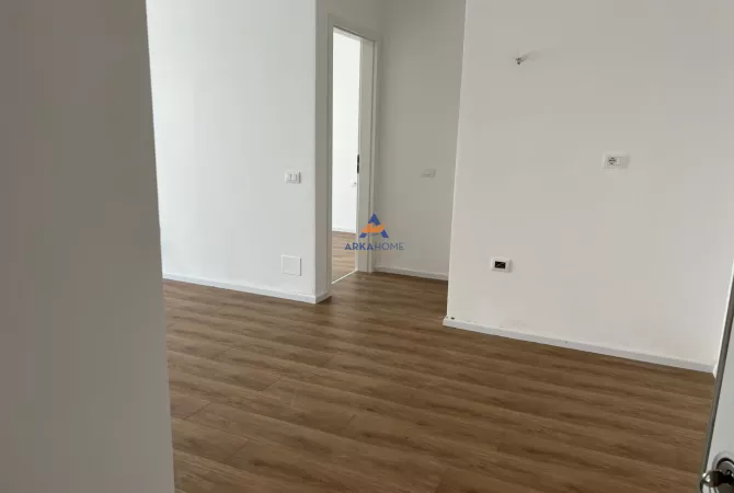 Shtepi ne shitje Apartament ne Tirane, 1+1, Mobilimi Bosh, pa mobiluar, Pagesa 93,000  Euro.