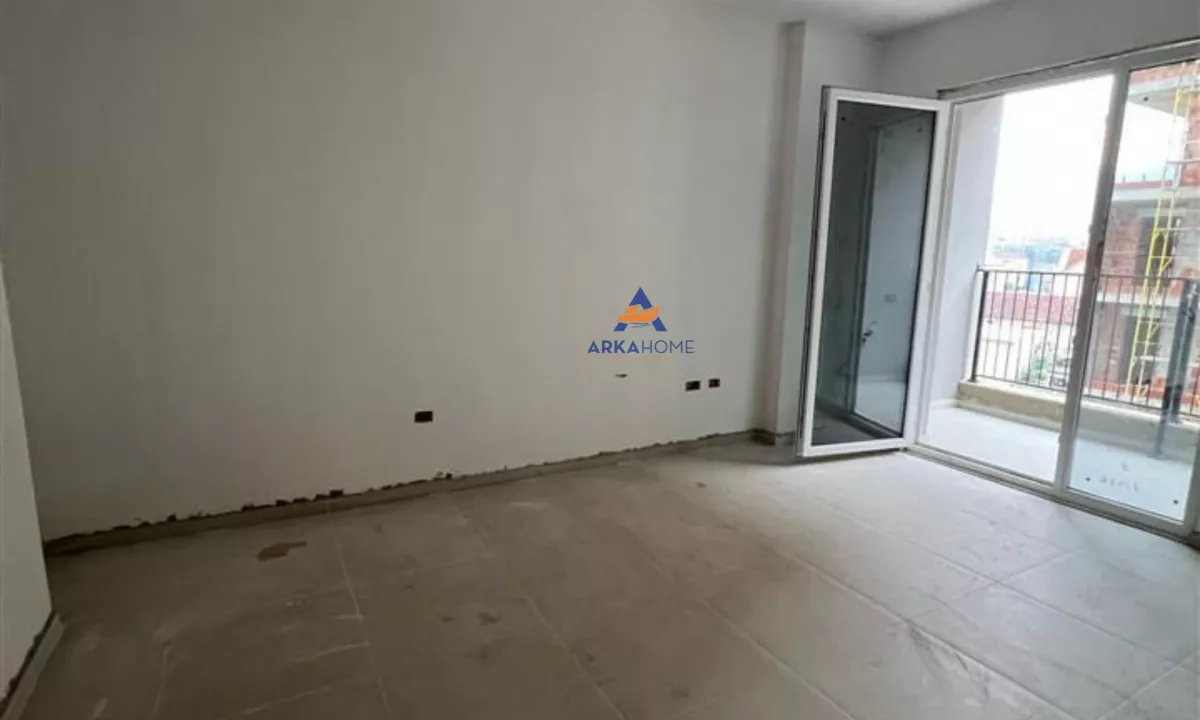 Shtepi ne shitje Apartament ne Tirane, 1+1, Mobilimi Bosh, pa mobiluar, Pagesa 68,000  Euro.