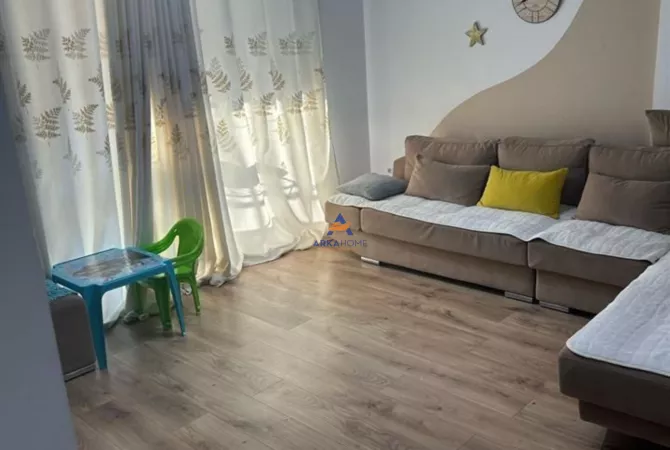 Shtepi ne shitje Apartament ne Tirane, 2+1, Mobilimi E mobiluar, Pagesa 157,000  Euro.